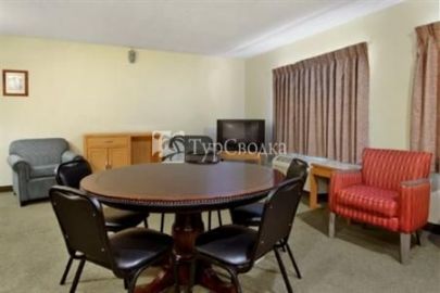 Red Roof Inn Parkersburg 2*
