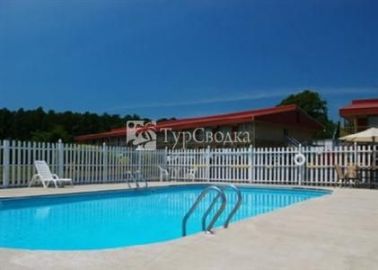 Econo Lodge Petersburg 4*