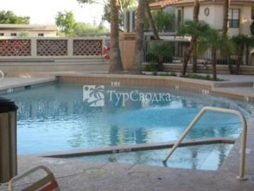 Phoenix Condo 4*