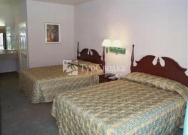 GuestHouse International Inn & Suites Pico Rivera 2*