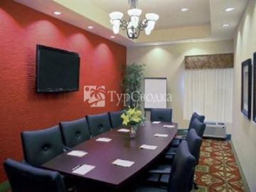 La Quinta Inn & Suites Port Arthur 2*