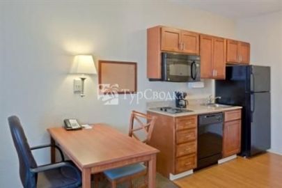 Candlewood Suites - Portland Airport 2*
