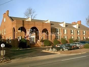 Baymont Inn & Suites Richmond 2*