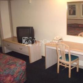 Super 7 Inn And Suites Saginaw 2*