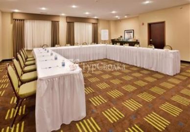 Holiday Inn Express Hotel & Suites St Charles 2*