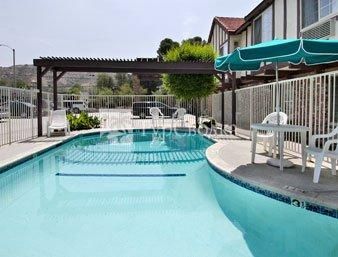 Super 8 Santa Clarita Valencia 2*