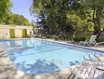 Travelodge Santa Rosa 2*