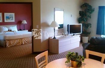 AmericInn Hotel & Suites Sarasota 3*