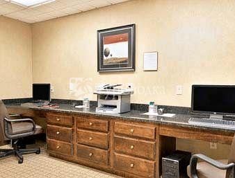 Wingate by Wyndham Savannah 3*