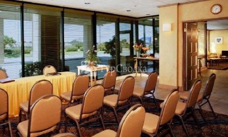 Holiday Inn Express @ Monterey Bay 2*