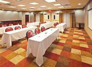 Holiday Inn Express & Suites Shreveport 2*