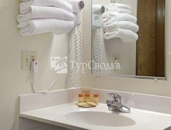 Days Inn Empire 2*
