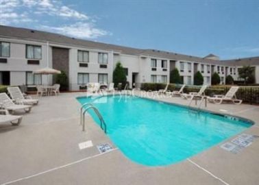 Sleep Inn & Suites Near Ft. Bragg 2*