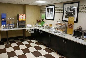 Hampton Inn Tampa / Brandon 2*