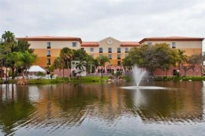 Holiday Inn Express Hotel & Suites - Tampa Stadium Airport 3*