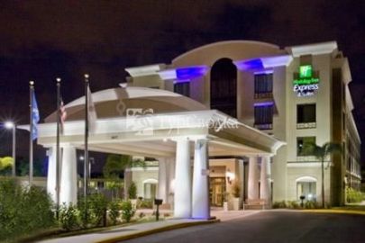 Holiday Inn Express & Suites Tampa USF-Busch Gardens 2*