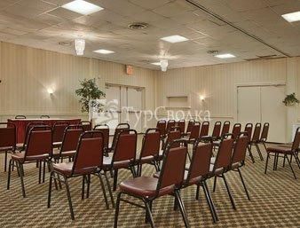 Ramada Quantico 2*