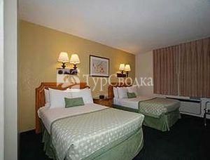 Ramada Foothills Inn & Suites 2*