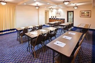 Holiday Inn Express Tulsa - Downtown Area 2*