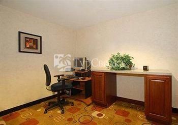 Sleep Inn & Suites Central/I-44 2*