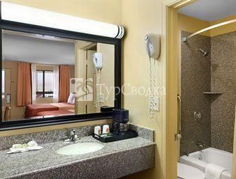 Super 8 Motel West Tulsa 2*
