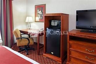 Holiday Inn Express & Suites Tupelo 2*