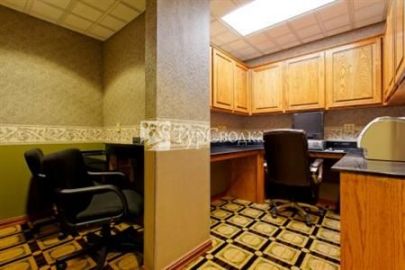 Holiday Inn Express Hotel & Suites Tyler 2*