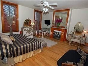 Mt. Vernon Square Bed and Breakfast 3*