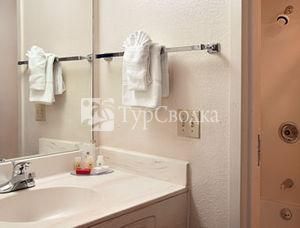 Ramada Inn Denver West 2*