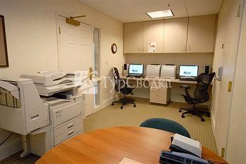 Hilton Garden Inn Wichita 4*