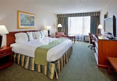 Holiday Inn Wichita 3*