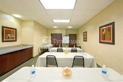 Holiday Inn Express Hotel & Suites Willcox 2*
