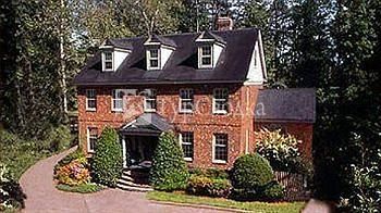 Williamsburg Sampler B & B 3*