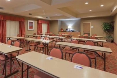 Holiday Inn Express Hotel & Suites Winona North 2*